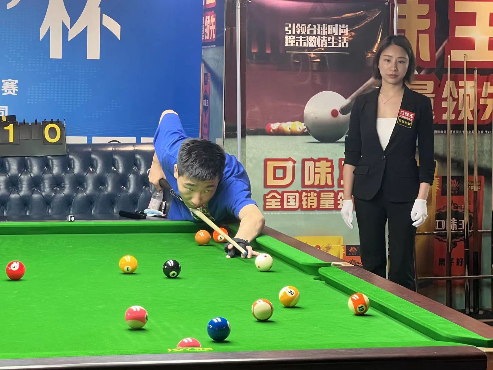 同时指示右 同时指示右